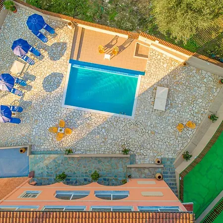 Kristefi Villa *